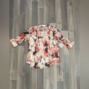 Petite Large Floral Blouse Henley style Neck Buttons 3/4 Sleeves New with tag